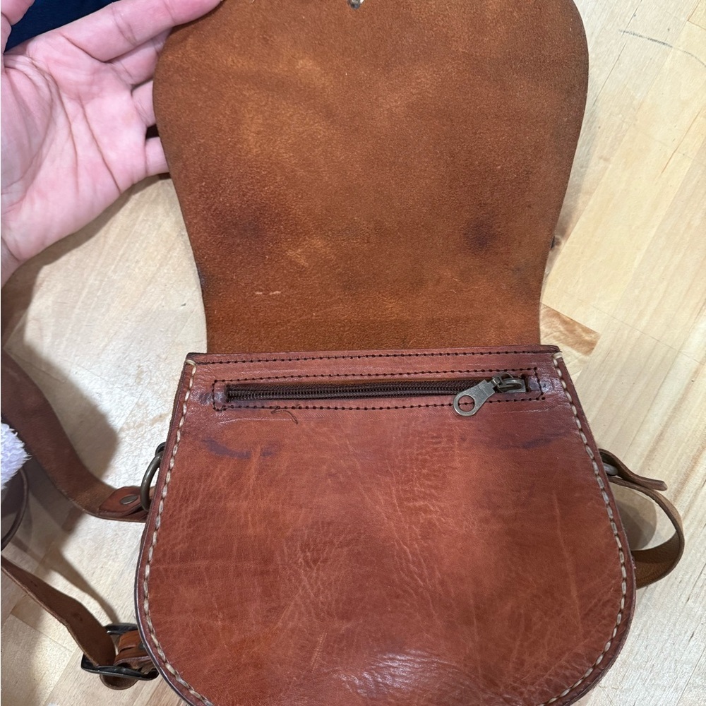 Vintage Rich Brown Leather Crossbody Bag - Picture 14 of 16